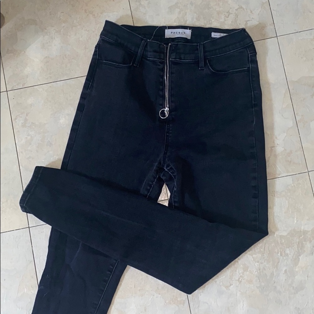 black skinny jeans